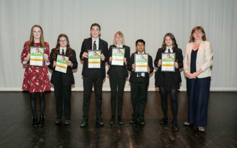 Nicky Morgan MP presents students with 3M 'Science Detectives' bronze awards