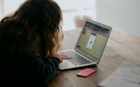 Top ten boredom hacks for teens online