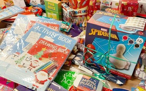 Year 10 spread festive cheer to children in hospital